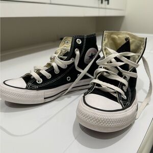 ConverseChuckTaylor All Star High Tops Black/White size Men’s 3 Kids 3.5